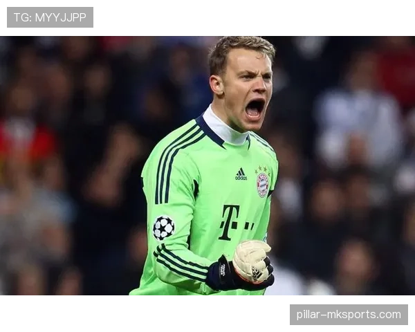 诺伊尔回归德甲新赛季，门神状态回暖引关注