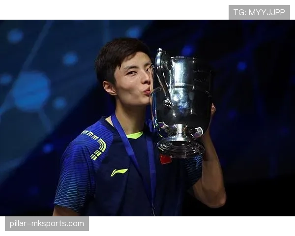 石宇奇训练完直接拎爱马仕去接娃？